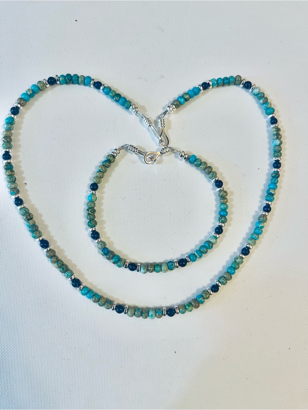 Native American turquoise Hematite Silver beaded necklace Sz 17 Bracelet
7.5-8"